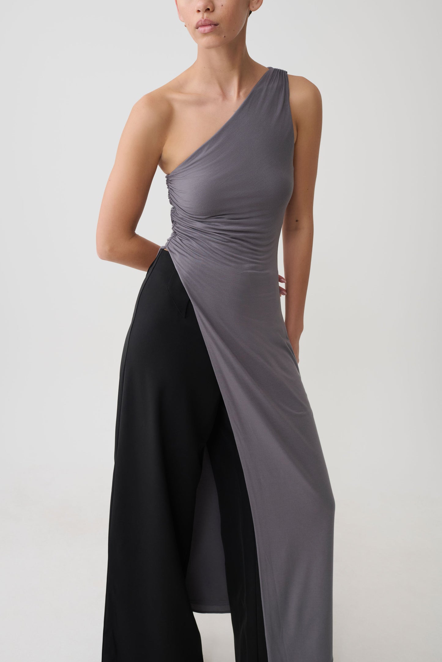 Coriona Long Line Top With Front Cut Out - Grey