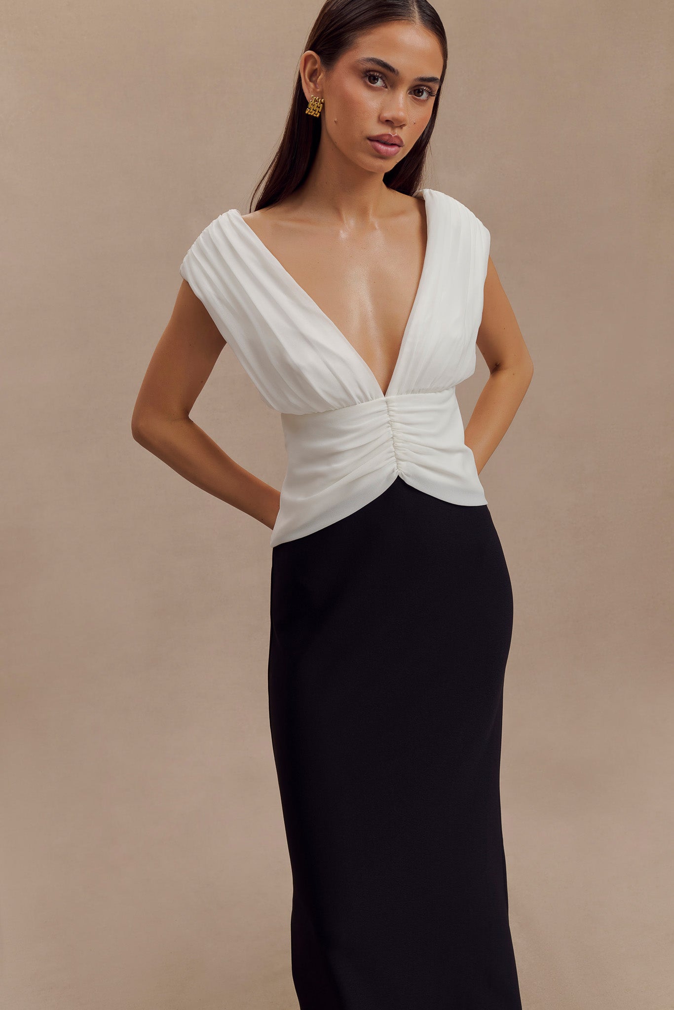 Monique Contrast Maxi Dress - Black #4