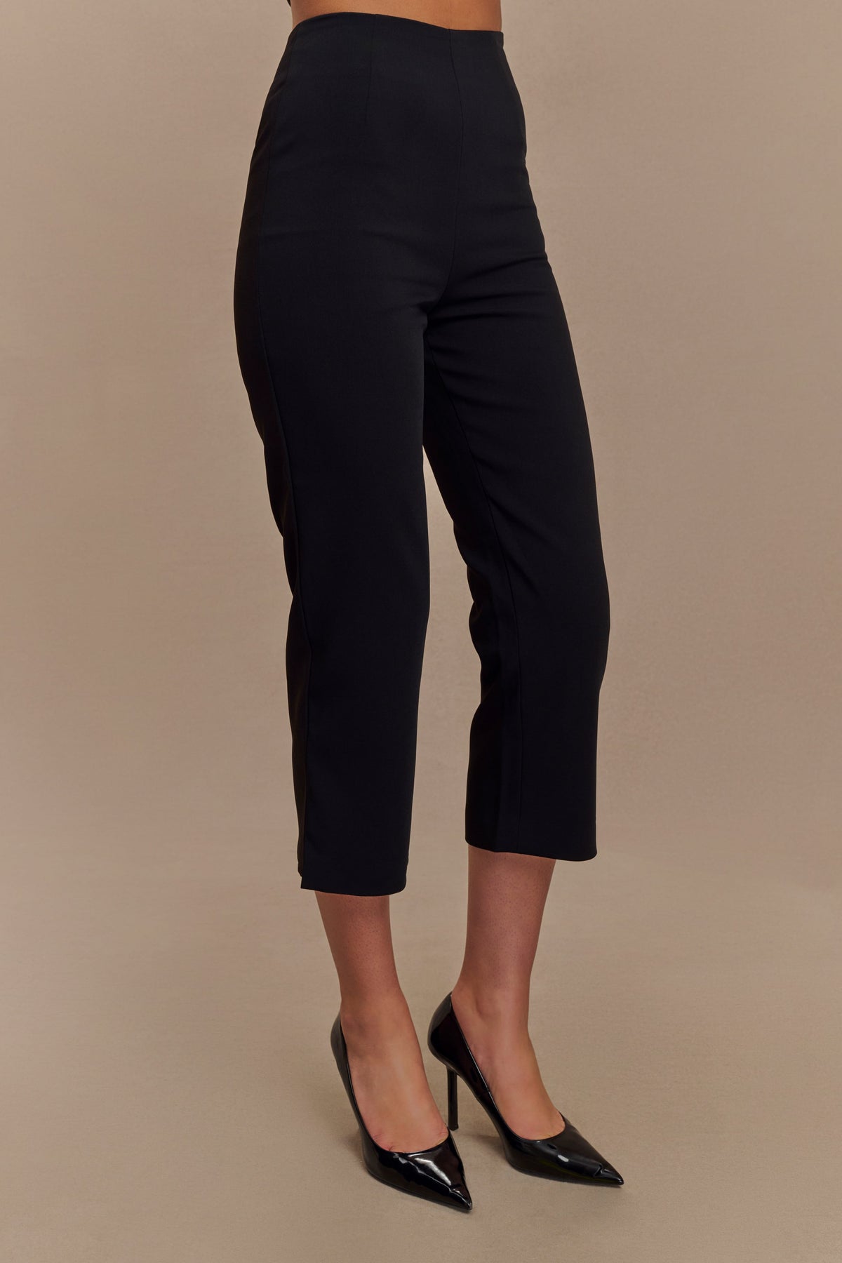 Nola Suiting Capri Pants - Black